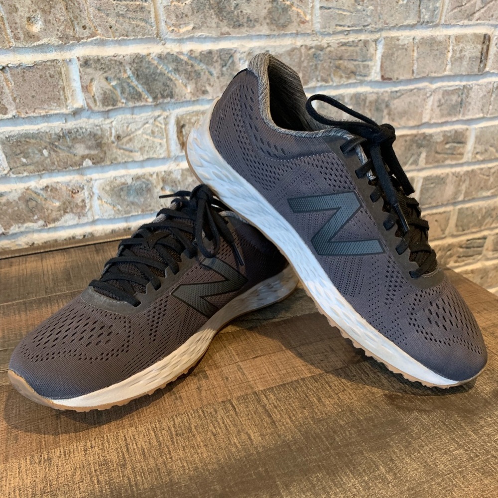 New Balance Men’s Sneakers Gray Size 9